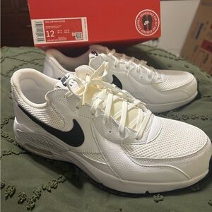 Nike Men’s White and Black Air Max Excee Sneakers